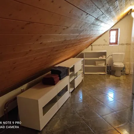 Pod Sribrnou Horou Apartment